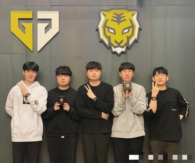 集的赛季末 集的赛季末