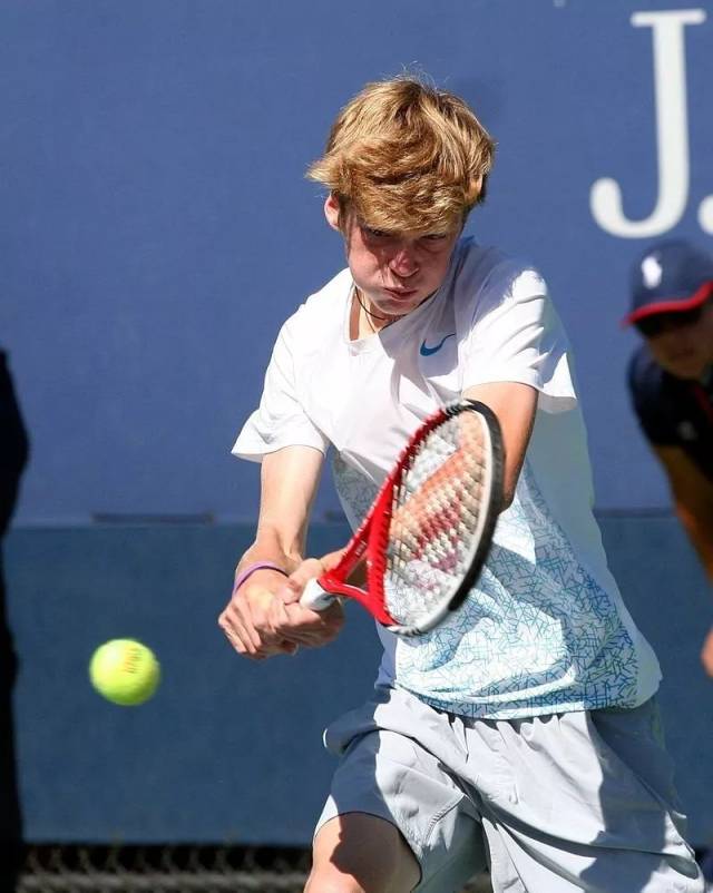 右大脚趾扭 右大脚趾扭