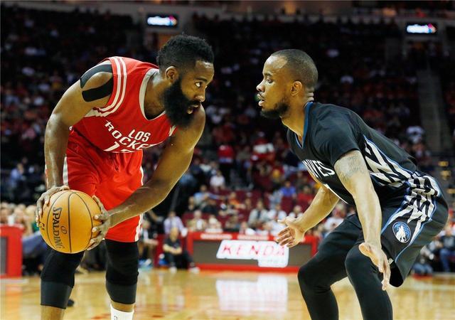 挥让不少球 挥让不少球